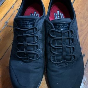 Non slip shoes size 10